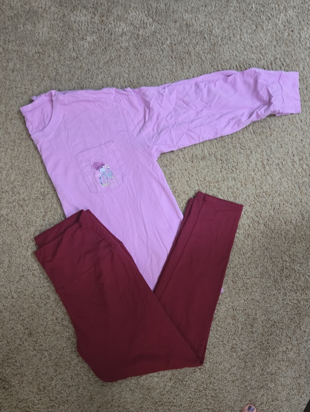 Universal Lavendar Long Sleeve Top with Maroon Pants Set Women's Size Large